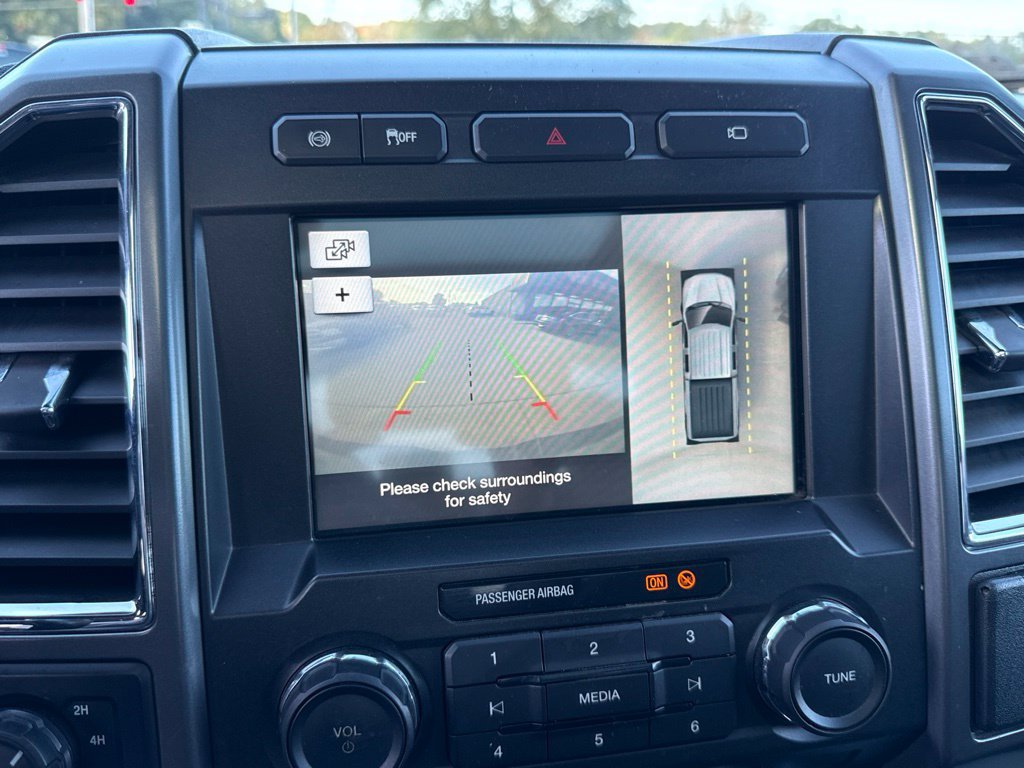 Used 2017 Ford F250 XLT w/ XLT Premium Package AWD/4WD image 9