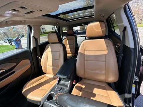 Used 2019 GMC Terrain SLT w/ Infotainment Package II AWD/4WD image 14