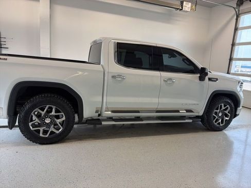 Used 2024 GMC Sierra 1500 SLT w/ SLT Premium Package AWD/4WD image 10