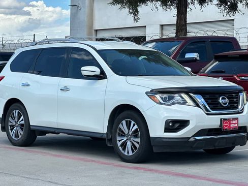 Used 2017 Nissan Pathfinder SV w/ Cargo Package image 10