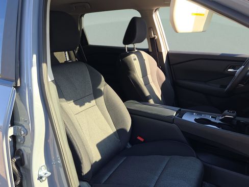 New 2026 Nissan Rogue SV w/ Cold Weather Package FWD image 18