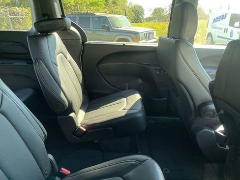 New 2026 Chrysler Pacifica Select image 24