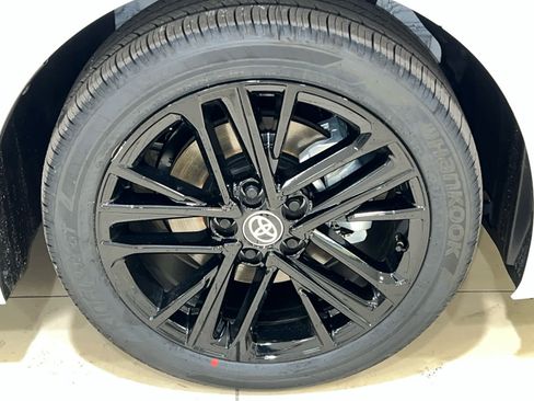 New 2026 Toyota Camry SE w/ Convenience Package image 5