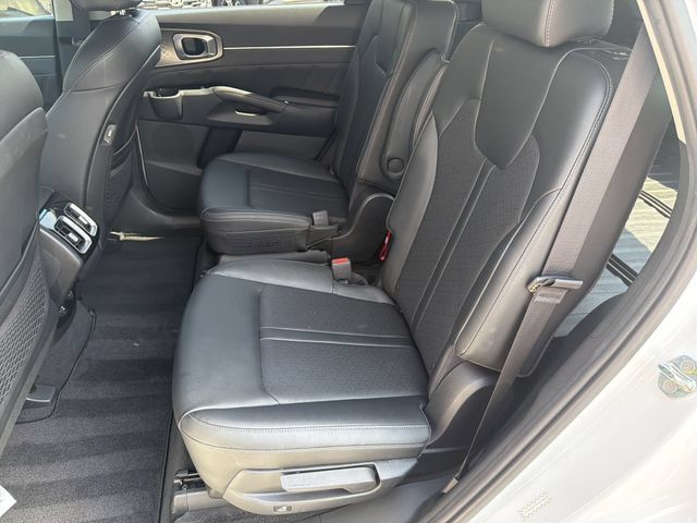 Used 2023 Kia Sorento SX AWD/4WD image 23