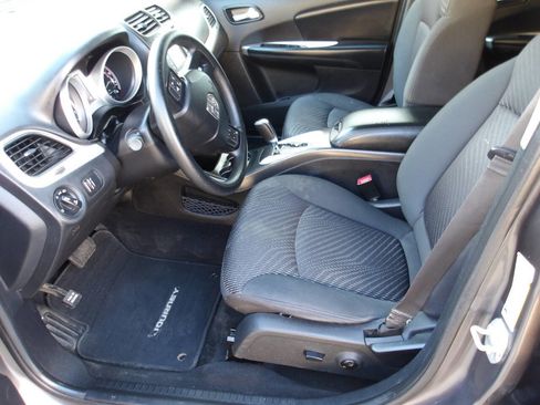 Used 2015 Dodge Journey SXT w/ Flexible Seating Group image 5
