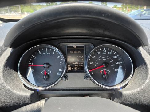 Used 2013 Nissan Rogue SV FWD image 14