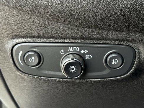 Used 2020 Chevrolet Equinox LT image 25