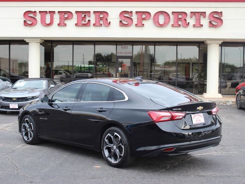 Used 2022 Chevrolet Malibu LT w/ Leather Package image 5