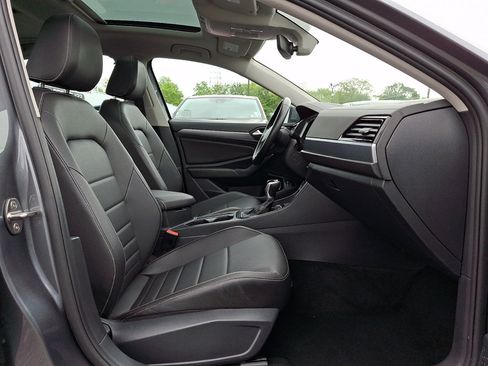 Used 2024 Volkswagen Jetta SE FWD image 10