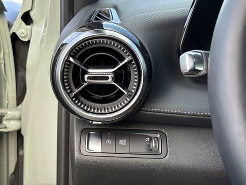 Used 2025 Chevrolet Equinox LT FWD image 31