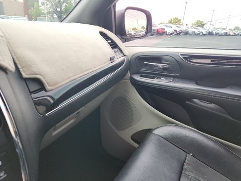 Used 2019 Dodge Grand Caravan SXT FWD image 27