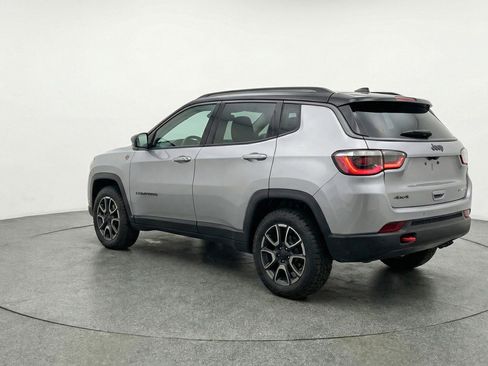 Used 2025 Jeep Compass Trailhawk AWD/4WD image 6