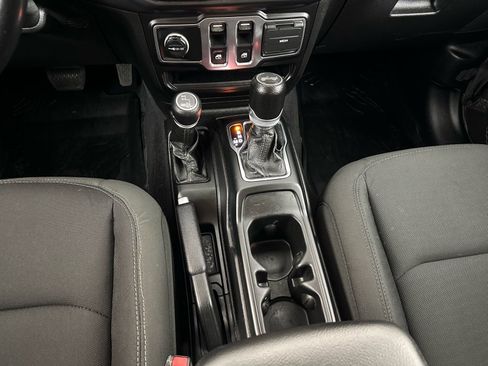 Used 2021 Jeep Wrangler Willys image 16