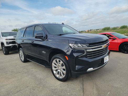 Used 2021 Chevrolet Tahoe LT w/ LT Signature Package RWD image 1