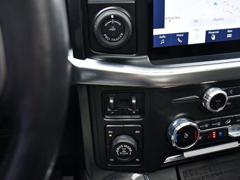 Used 2022 Ford F150 Lariat w/ Equipment Group 502A High image 30