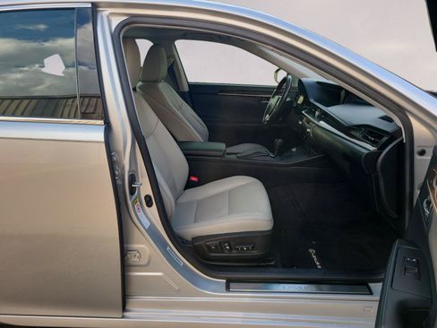 Used 2013 Lexus ES 350 w/ Luxury Pkg FWD image 23