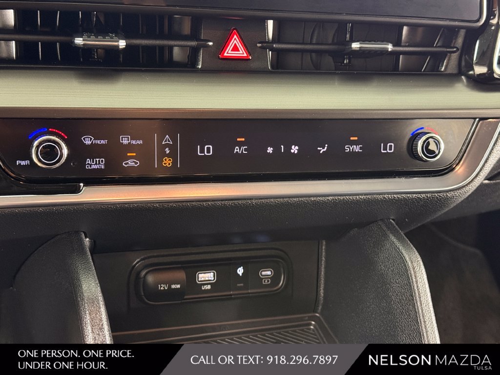 Used 2024 Kia Sportage EX FWD image 32