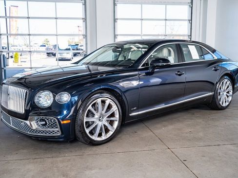 Used 2020 Bentley Flying Spur W12 image 11
