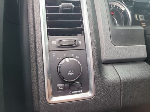 Used 2019 RAM 1500 Big Horn AWD/4WD image 31