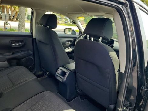 Certified 2024 Honda HR-V LX image 10