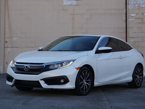 Used 2017 Honda Civic EX-T image 1