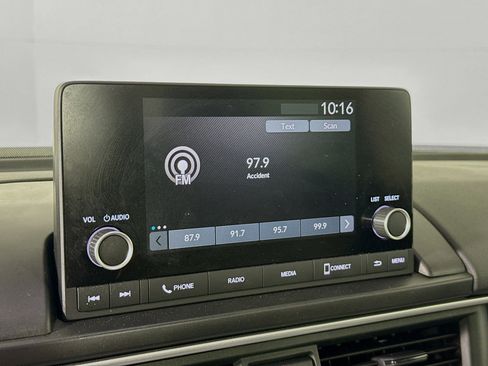 Certified 2024 Honda Pilot LX image 16