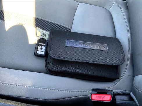 Used 2019 Honda Civic EX image 12