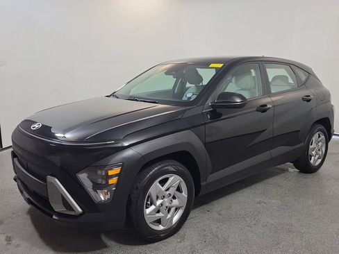 Used 2025 Hyundai Kona SE FWD image 3