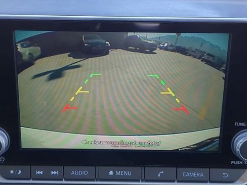 Used 2025 Nissan Sentra SR FWD image 21
