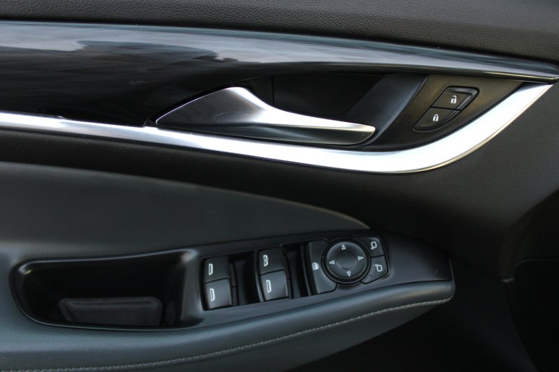 Used 2022 Buick Enclave Essence FWD image 15