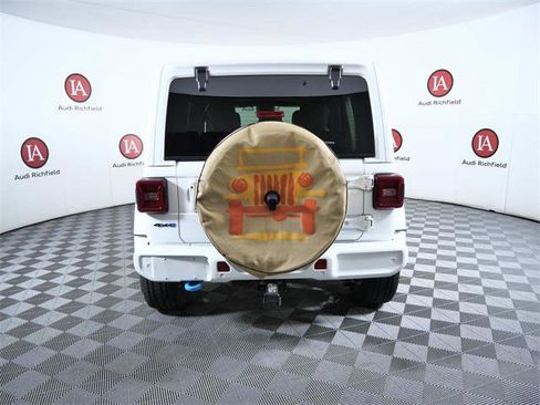 Used 2021 Jeep Wrangler Unlimited Sahara image 7