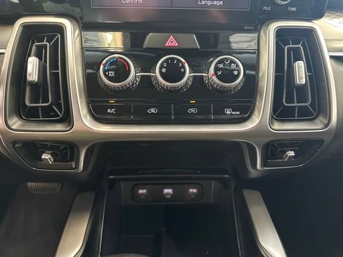 Used 2023 Kia Sorento LX FWD image 28