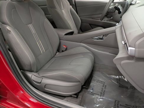 Used 2023 Hyundai Elantra SEL w/ Convenience Package FWD image 28