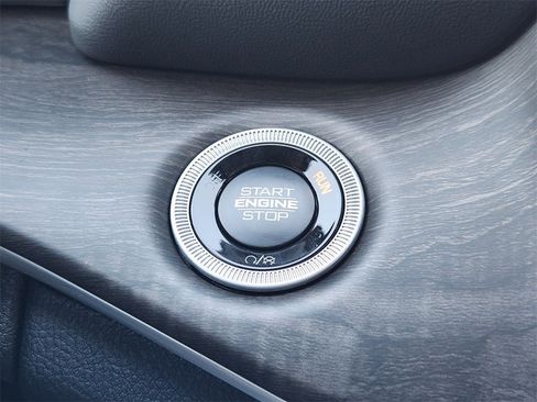 New 2025 Jeep Grand Cherokee Limited image 16