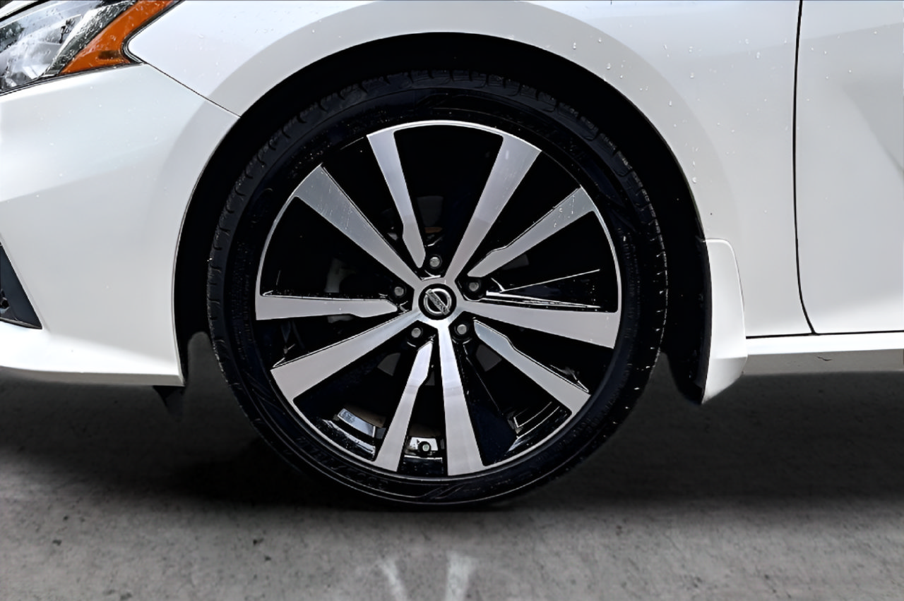 Used 2020 Nissan Altima 2.5 SR FWD image 35