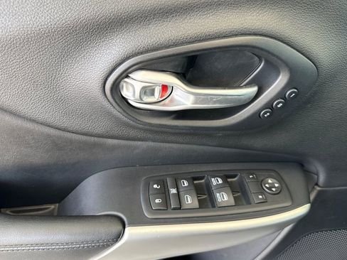 Used 2016 Jeep Cherokee Overland image 14