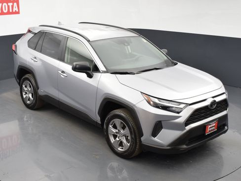 Used 2025 Toyota RAV4 LE image 21