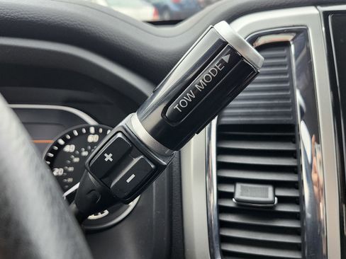 Used 2021 Nissan Titan SV w/ Accessory Utility Package image 30