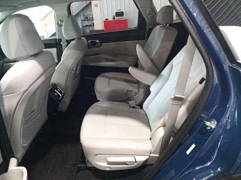 Used 2025 Kia Sorento SX FWD image 16