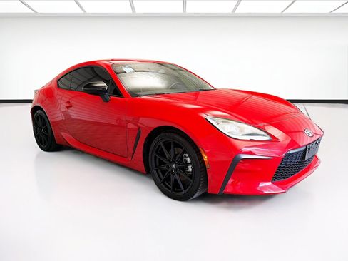 Used 2023 Toyota GR86 Premium w/ ALL Weather Mat Package (TMS) RWD image 3