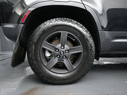 Used 2022 Land Rover Defender 110 S image 10