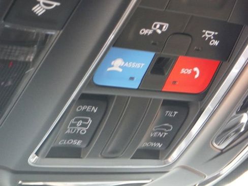 New 2025 Jeep Grand Cherokee L Altitude AWD/4WD image 27