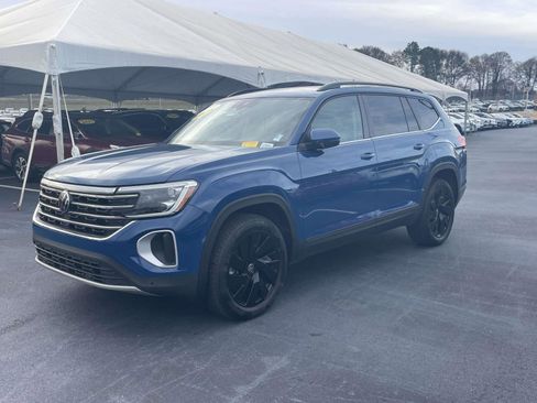 Certified 2025 Volkswagen Atlas SE w/ Panoramic Sunroof Package image 5