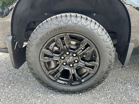 Used 2024 Chevrolet Silverado 1500 RST w/ Z71 Off-Road Package AWD/4WD image 19