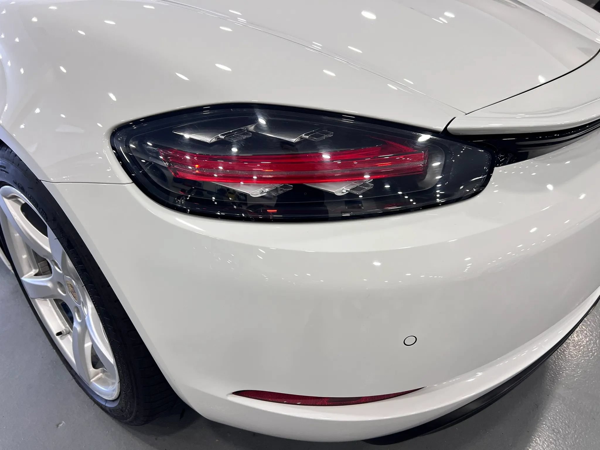 Used 2018 Porsche 718 Boxster RWD image 9