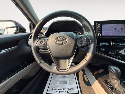 Used 2023 Toyota Camry SE FWD image 13