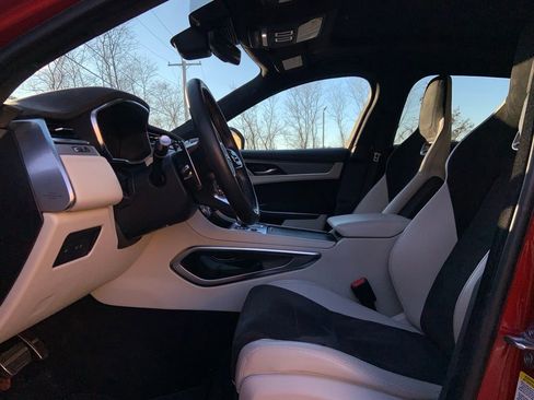 Certified 2022 Jaguar F-PACE SVR image 11