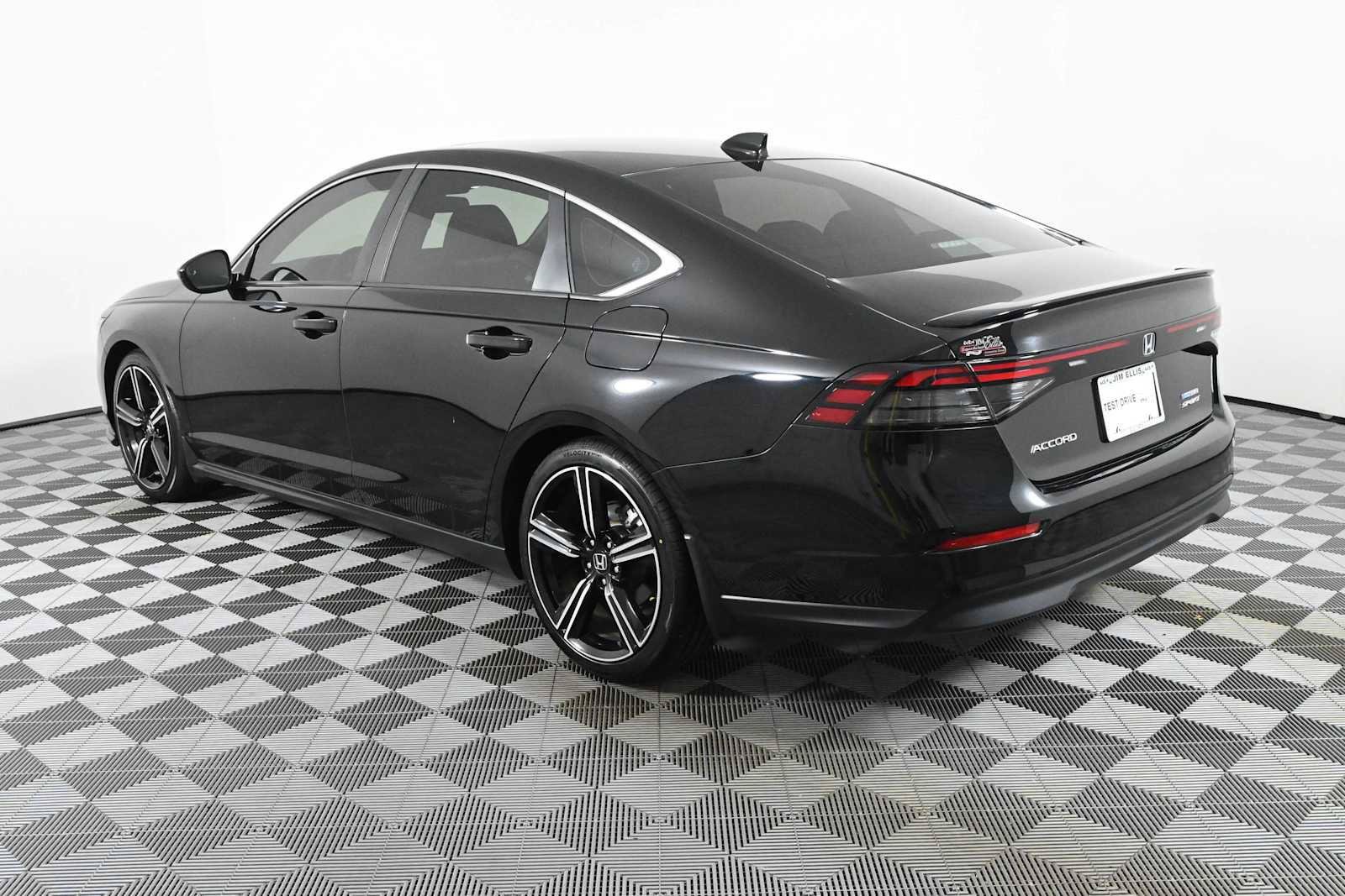 Used 2024 Honda Accord Sport image 5