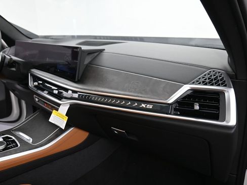 New 2026 BMW X5 xDrive50e image 20