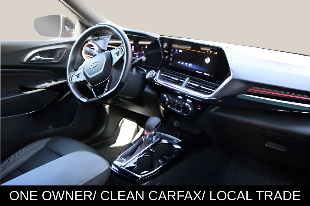Used 2025 Chevrolet Trax RS FWD image 15